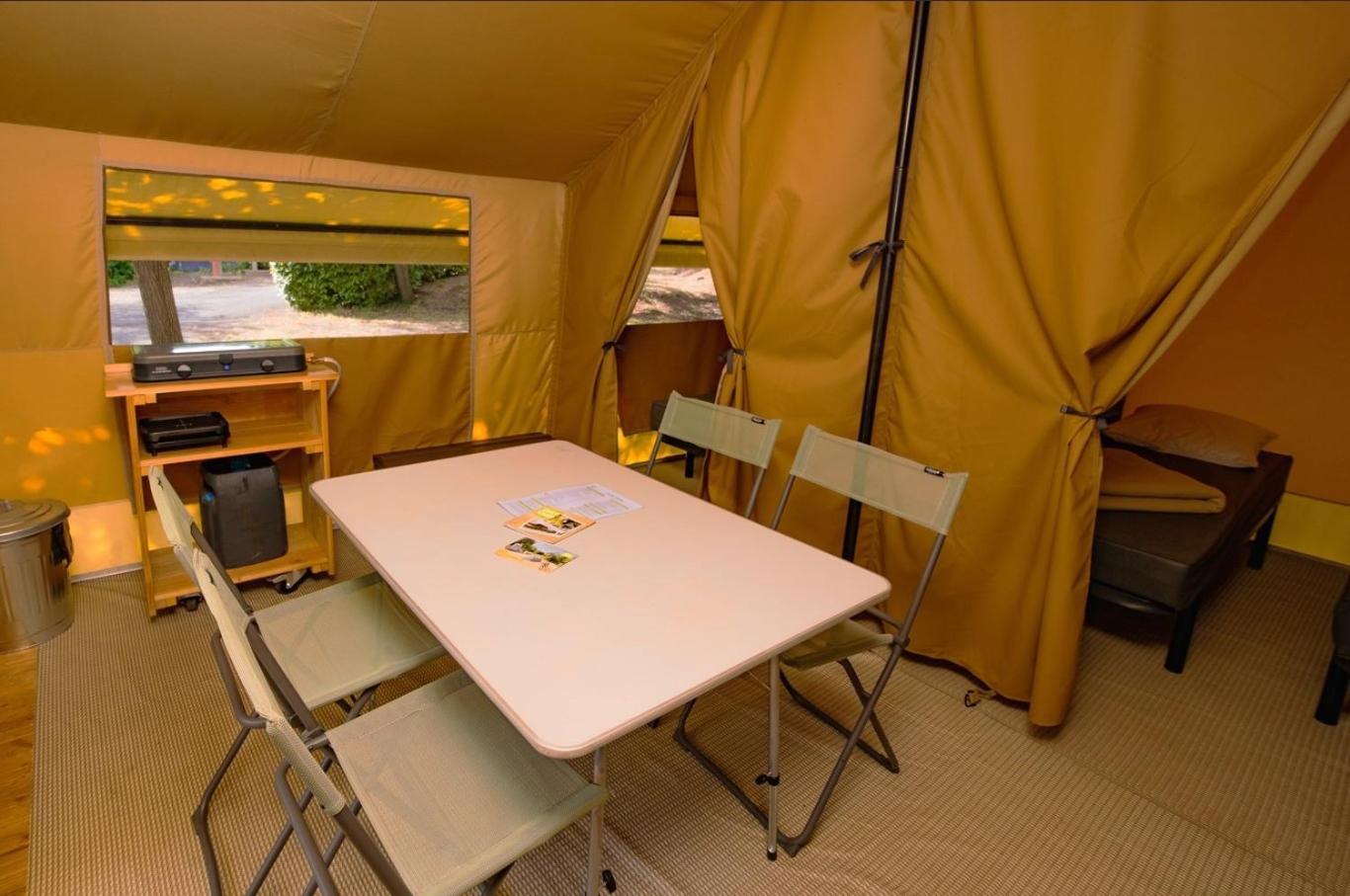 Camping Onlycamp Les Berges De L'Yonne Hotel Coulanges-sur-Yonne Bagian luar foto